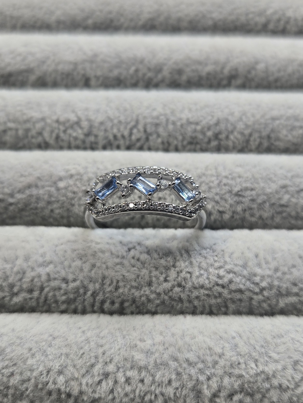 Size 8 Bomb Party RBP5762 Maze of Sparkle LC Blue Zircon Spinel Rhodium